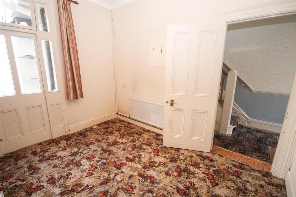 Family room2.jpg