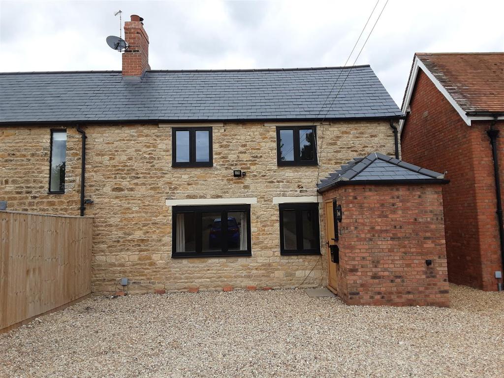 Stamford Road, Empingham, Leicestershire 3 bed cottage to rent £1,500