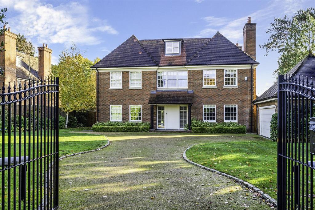 Egmont Park Drive, Walton On The... 7 bed detached house £2,500,000