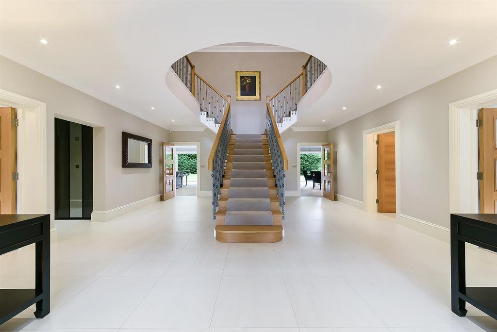 Egmont Park Drive, Walton On The... 7 bed detached house £2,500,000