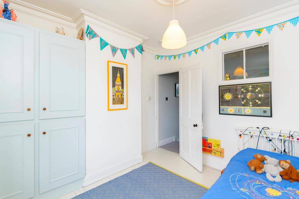 EUNEVAECURB23 - Bedroom E.jpg