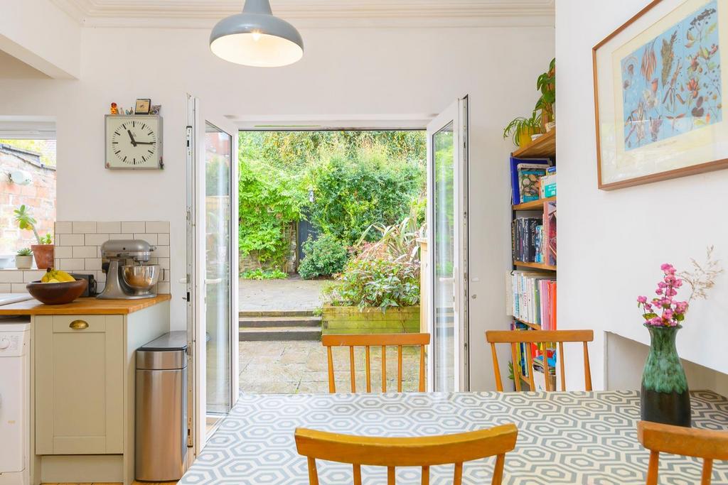 EUNEVAECURB23 - Kitchen.Diner A.jpg