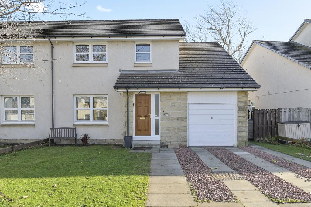 47 Redhall Drive, Edinburgh EH14 2HG 4 bed semidetached house £340,000