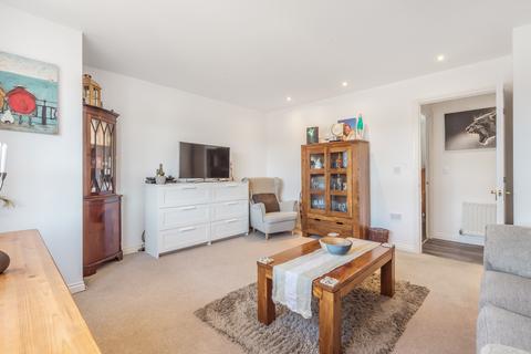2 bedroom flat for sale - Tavistock Close, Leeds, West Yorkshire, LS12