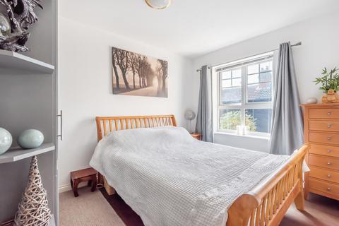 2 bedroom flat for sale - Tavistock Close, Leeds, West Yorkshire, LS12