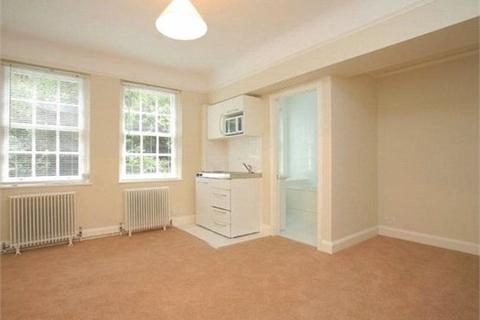 Studio to rent, Fulham Road, South Kensington, London, SW3