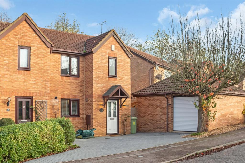 Minerva Gardens, Wavendon Gate, Milton Keynes 3 bed semidetached house