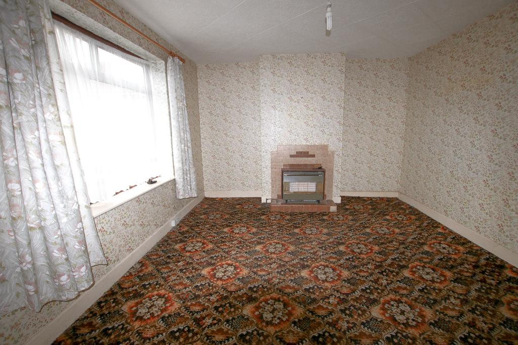 Aldermoor Avenue, Aldermoor, Southampton 4 bed house £200,000