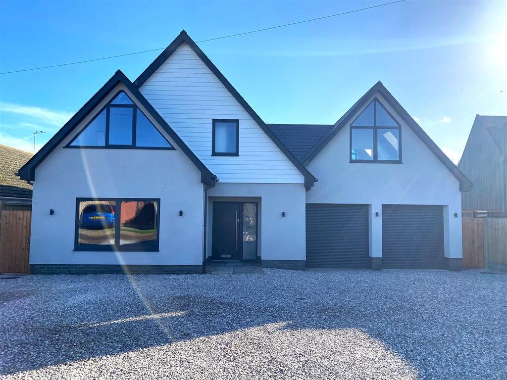 St Marys Grove, Seasalter, Whitstable 4 bed detached house £2,500 pcm