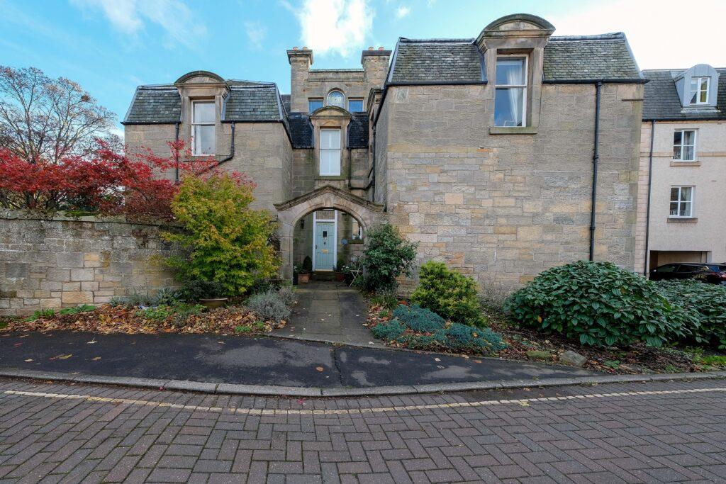 20 Gray’s Loan, EDINBURGH, EH10 5BS 2 bed flat for sale £435,000