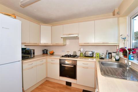 13 Bryant Close, Nettlestead, Maidstone, ME18 5EX