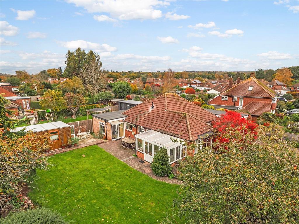 Pulens Crescent, Petersfield 3 bed bungalow £800,000