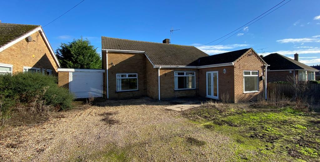21 Croft Road, Upwell, Wisbech... 3 bed bungalow £100,000