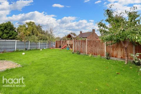 70 Whitchurch Road, Romford, RM3 9EU