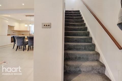 70 Whitchurch Road, Romford, RM3 9EU