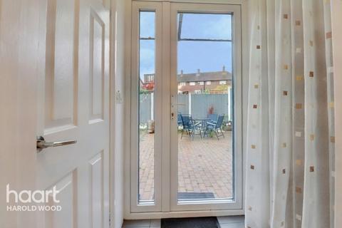 70 Whitchurch Road, Romford, RM3 9EU