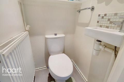 70 Whitchurch Road, Romford, RM3 9EU