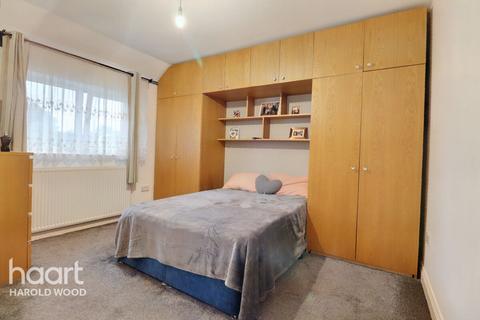 70 Whitchurch Road, Romford, RM3 9EU