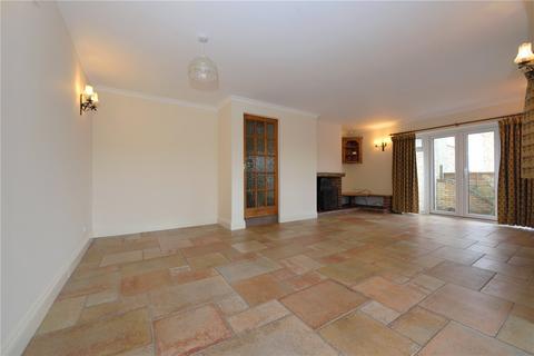 4 bedroom link detached house to rent, River Close, East Farleigh, ME15