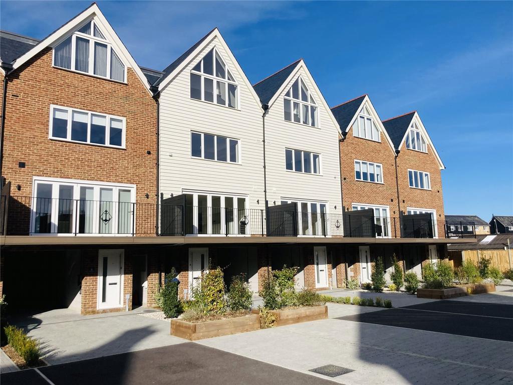 Belvedere Road, Faversham, ME13 4 bed terraced house £2,300 pcm (£531 pw)