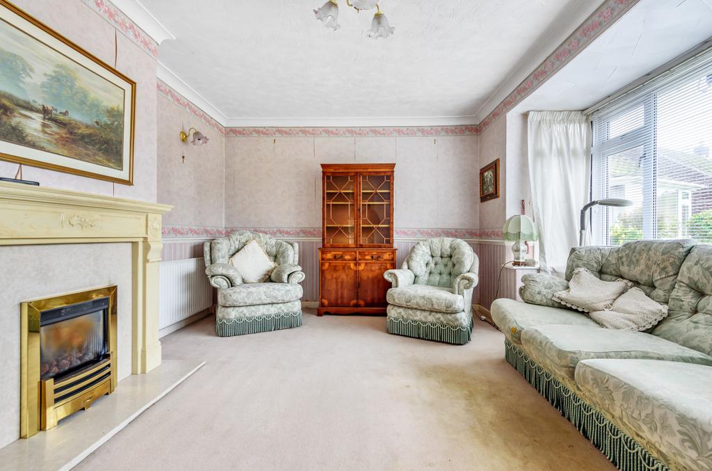 Edwina Close, North Baddesley... 3 bed bungalow £425,000