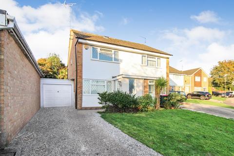 2 Wenlock Close, Crawley, RH11 8NH