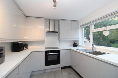2 Wenlock Close, Crawley, RH11 8NH