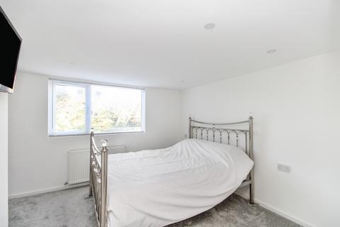 2 Wenlock Close, Crawley, RH11 8NH