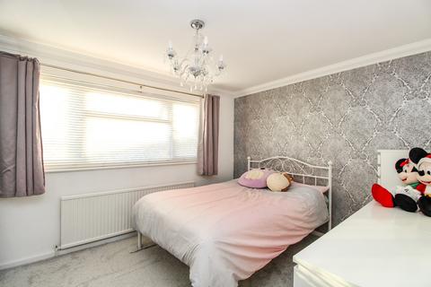 2 Wenlock Close, Crawley, RH11 8NH
