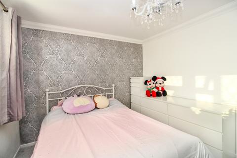 2 Wenlock Close, Crawley, RH11 8NH