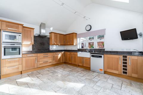 4 bedroom property to rent, Watford Heath, Watford, WD19