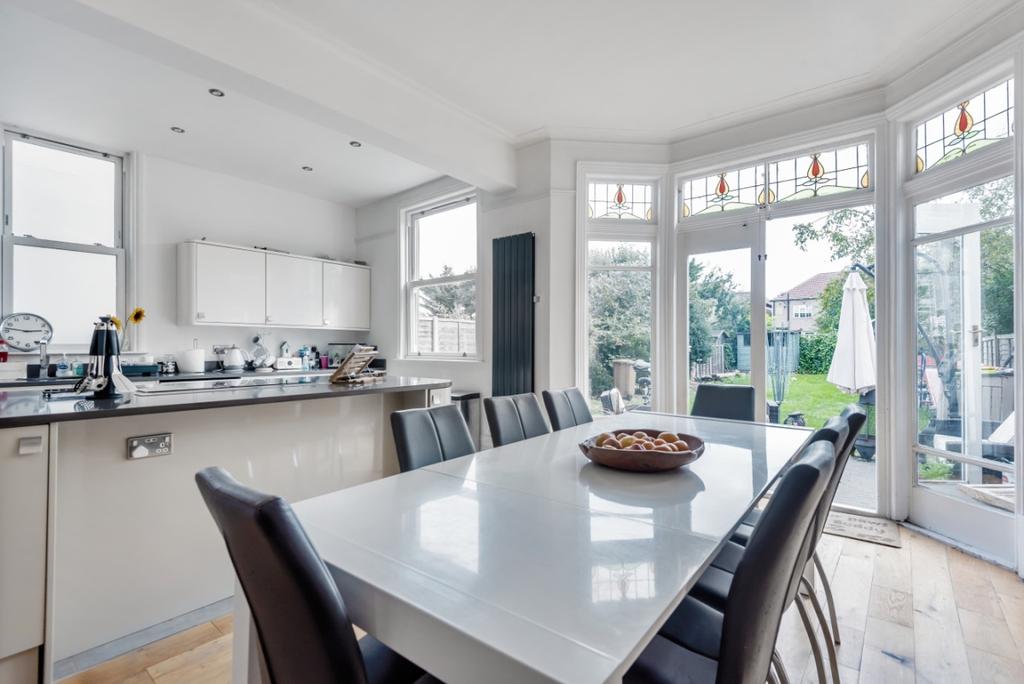 Arran Road Catford SE6 4 bed house £2,800 pcm (£646 pw)