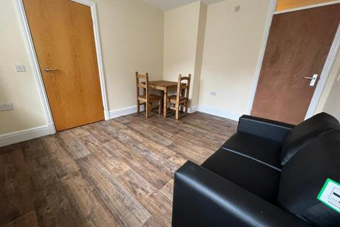1 bedroom apartment to rent - 43e Wind Street,Swansea