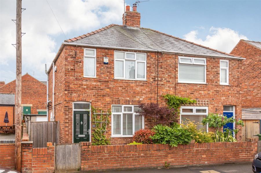COUNT DE BURGH TERRACE, YORK, YO23 1HH 2 bed semidetached house £