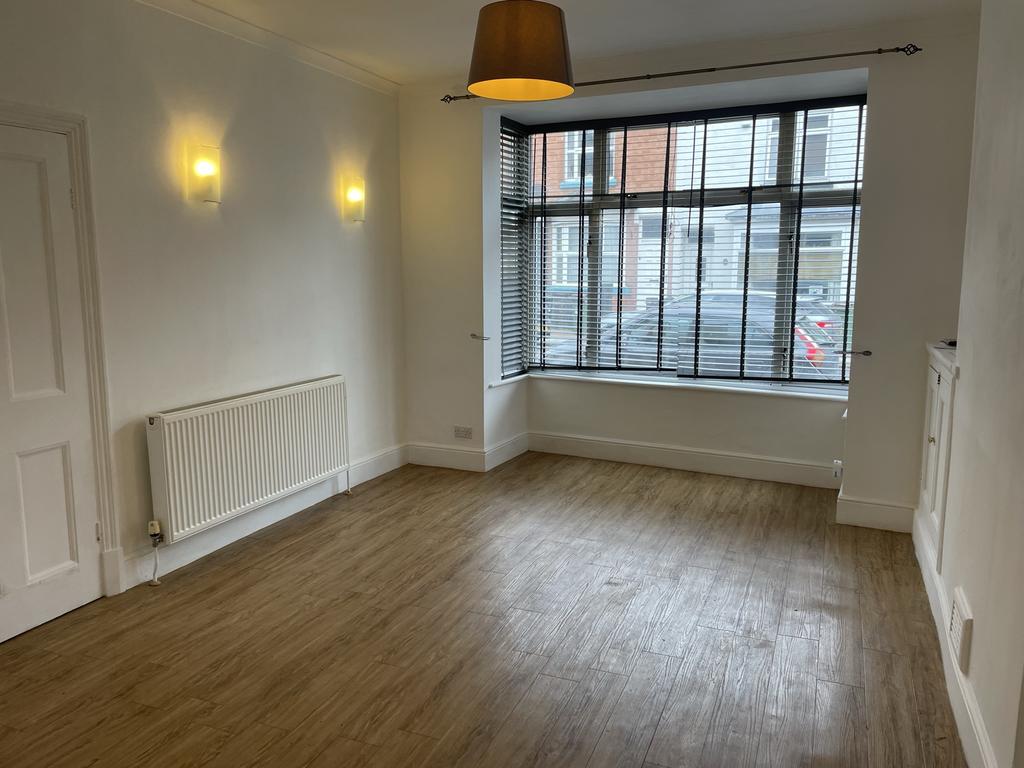 Central Avenue, Wigston 3 bed terraced house £995 pcm (£230 pw)