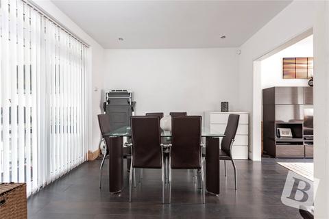 50 Mount Pleasant Road, Romford, RM5 3YL