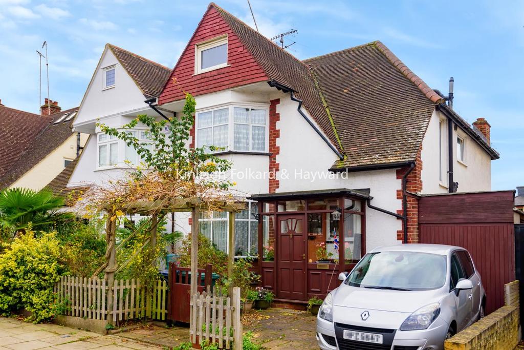 Cyprus Avenue, Finchley 4 bed semidetached house £1,100,000