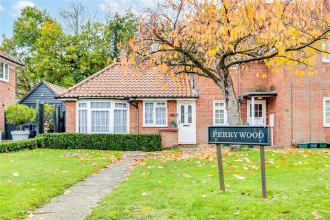 2 bedroom bungalow for sale - Perrywood, Walden Road, Welwyn Garden City, Hertfordshire, AL8