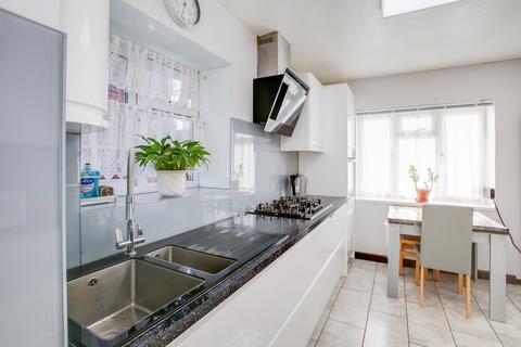 66 Ringway, Southall, UB2 5ST