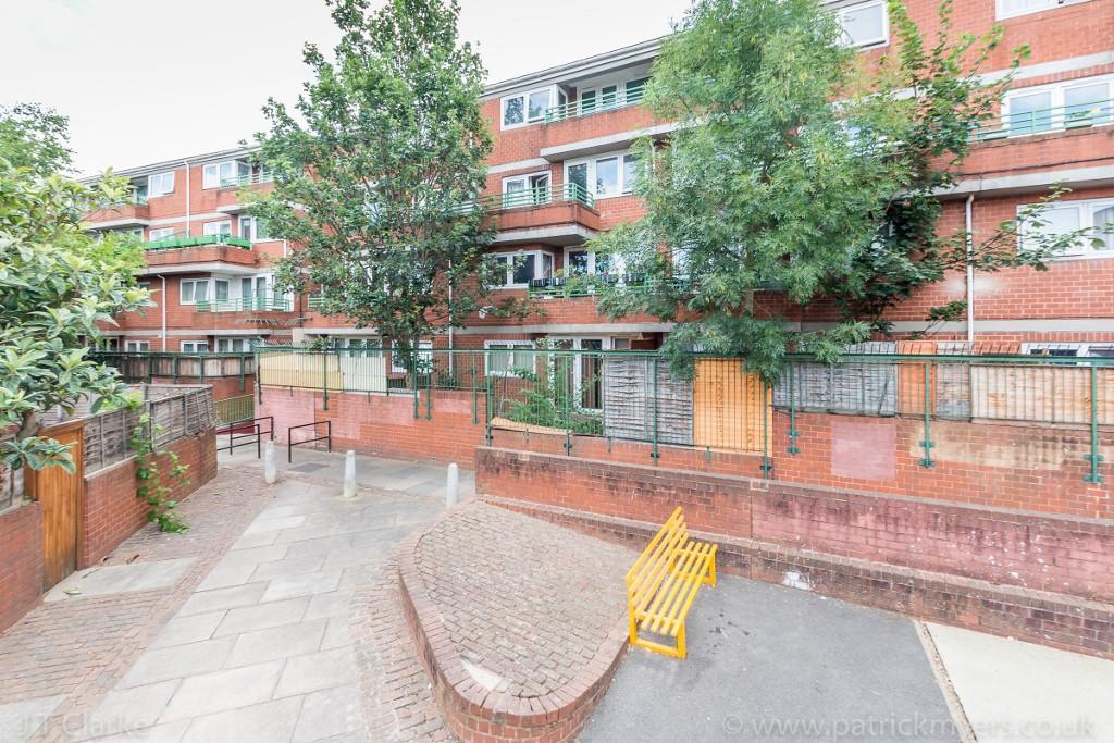 Cossall Walk, Peckham, London, SE15 1 bed apartment to rent £1,250