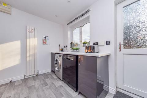5 Thirlmere Close, Leeds, LS11 8JH