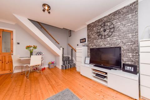 5 Thirlmere Close, Leeds, LS11 8JH