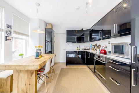 1 bedroom flat for sale, Kingswood Road, Brixton, London, SW2