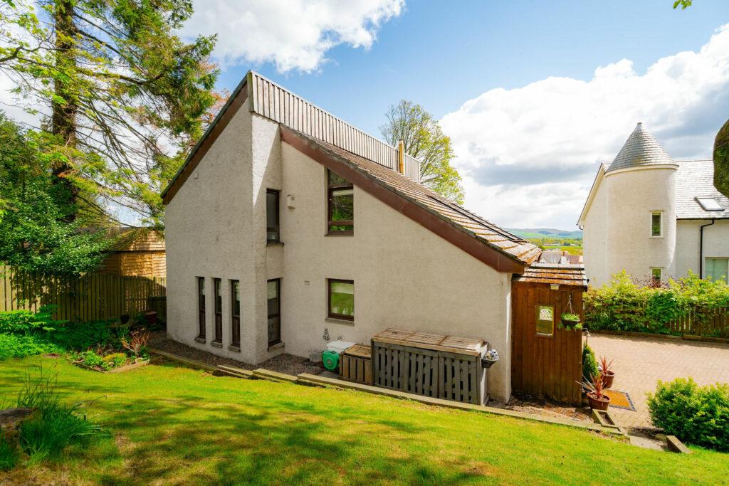 Tristan, Carlops Road, West Linton, EH46 7DS 4 bed detached house £525,000