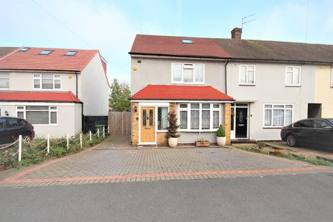 72 Amersham Road, Romford, RM3 9JB
