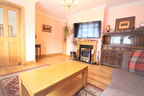 72 Amersham Road, Romford, RM3 9JB