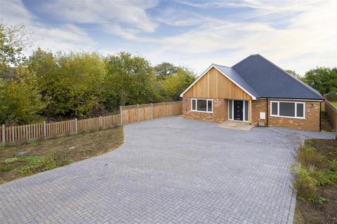 3 bedroom detached bungalow for sale - Clifford Road, Whitstable