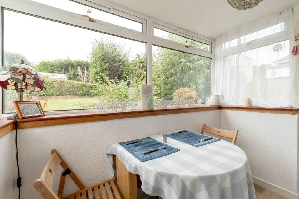 4 Mauricewood Bank, Penicuik, EH26 0BS 2 bed semidetached bungalow £
