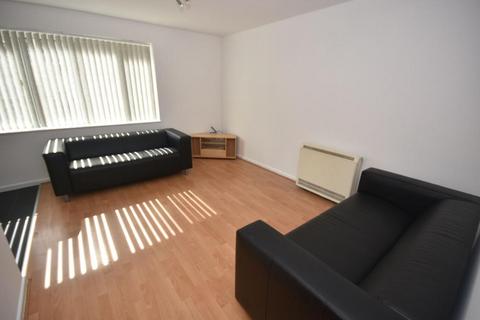 2 bedroom flat to rent, Stretford Rd, Hulme, Manchester. M15 5TN