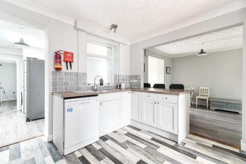 5 bedroom semi-detached house to rent, Rydal Close, Norwich, NR5